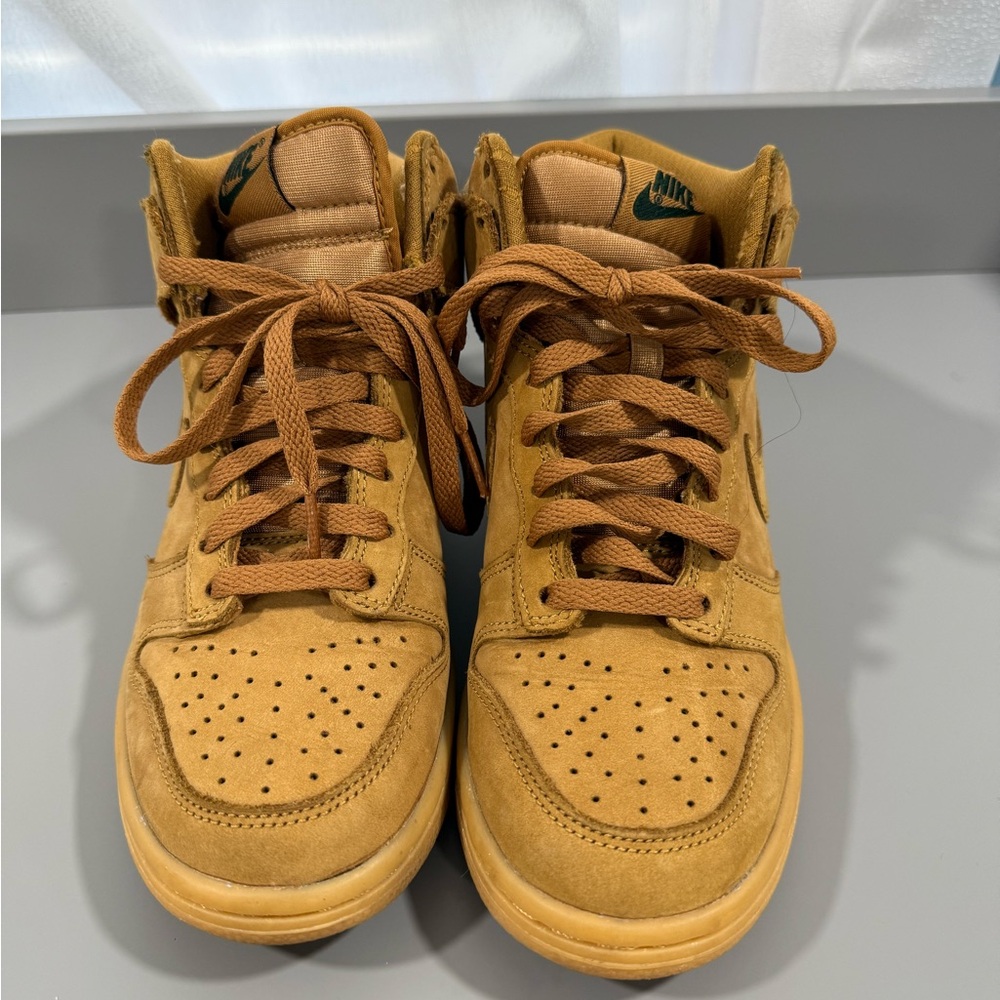 Nike Air Force 1s Tan High-Top